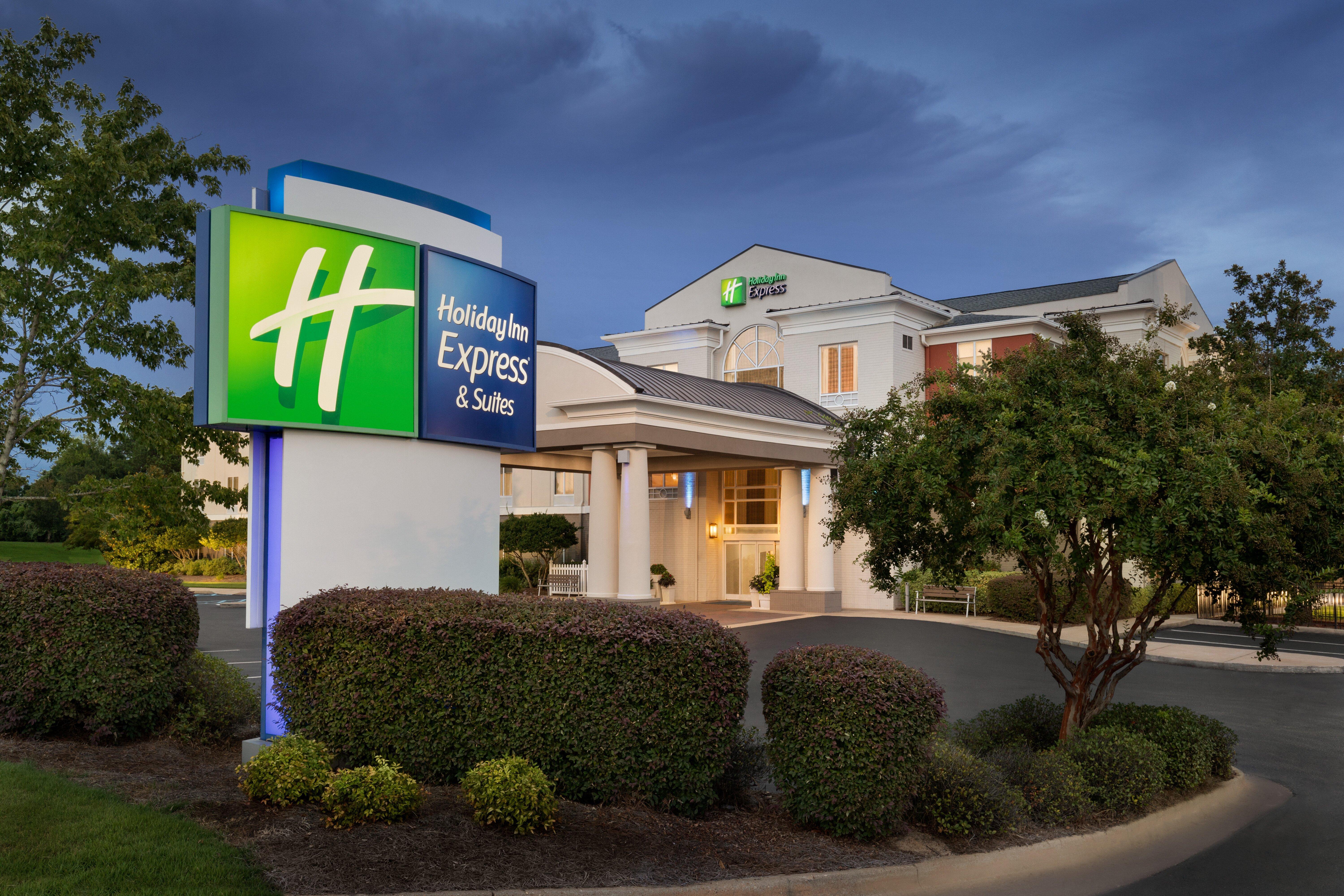 Holiday Inn Express Hotel & Suites Auburn - University Area, An Ihg Hotel Exterior foto